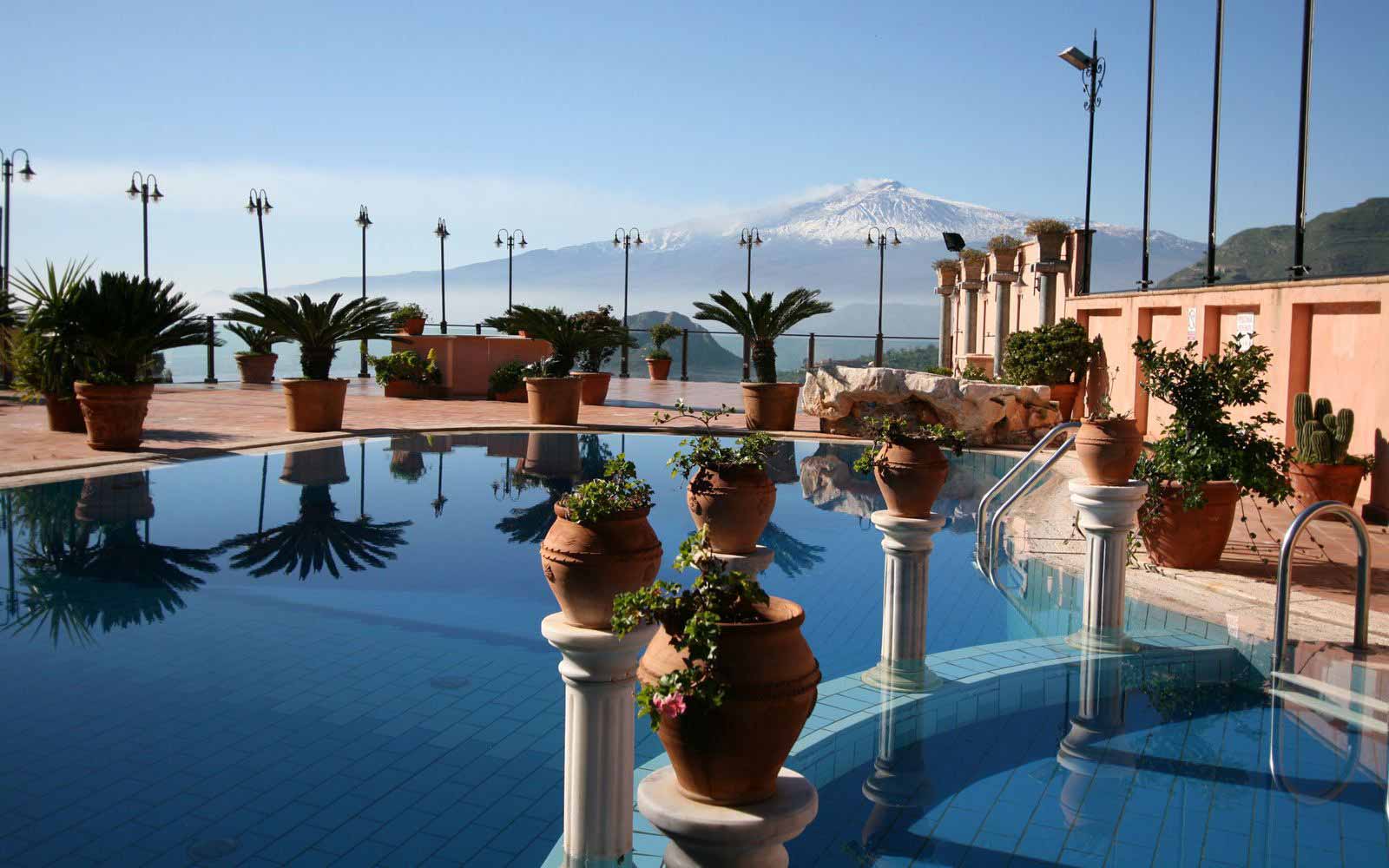 Pool with view over Mount Etna at Villa Sonia