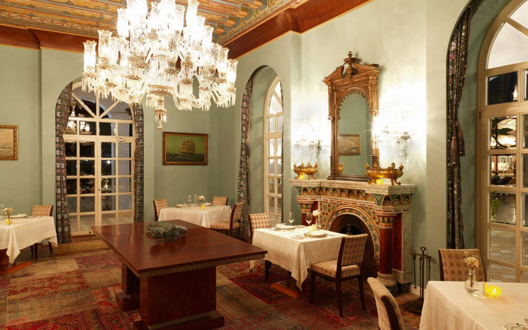 Le Maison Bleue