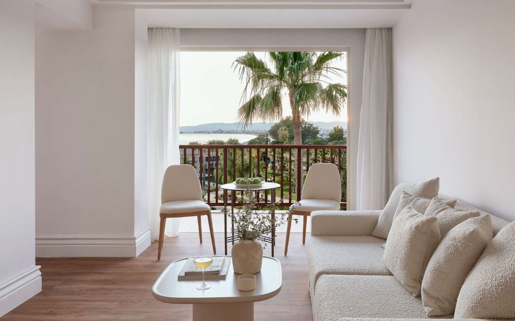 Deluxe Suite