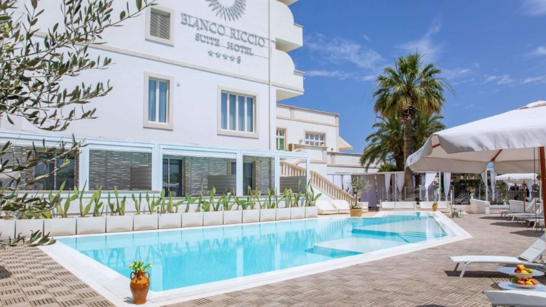 Bianco Riccio Suite Hotel Pool
