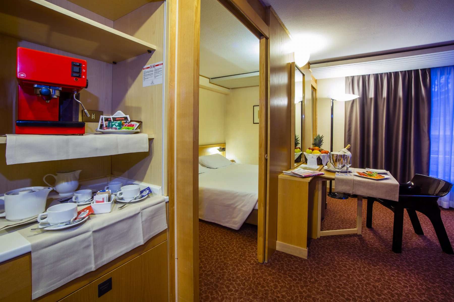Hotel Les Jumeaux Family Room